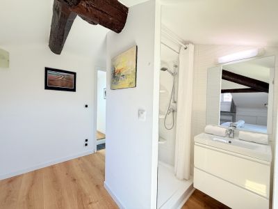 Salle d'eau de la chambre 1